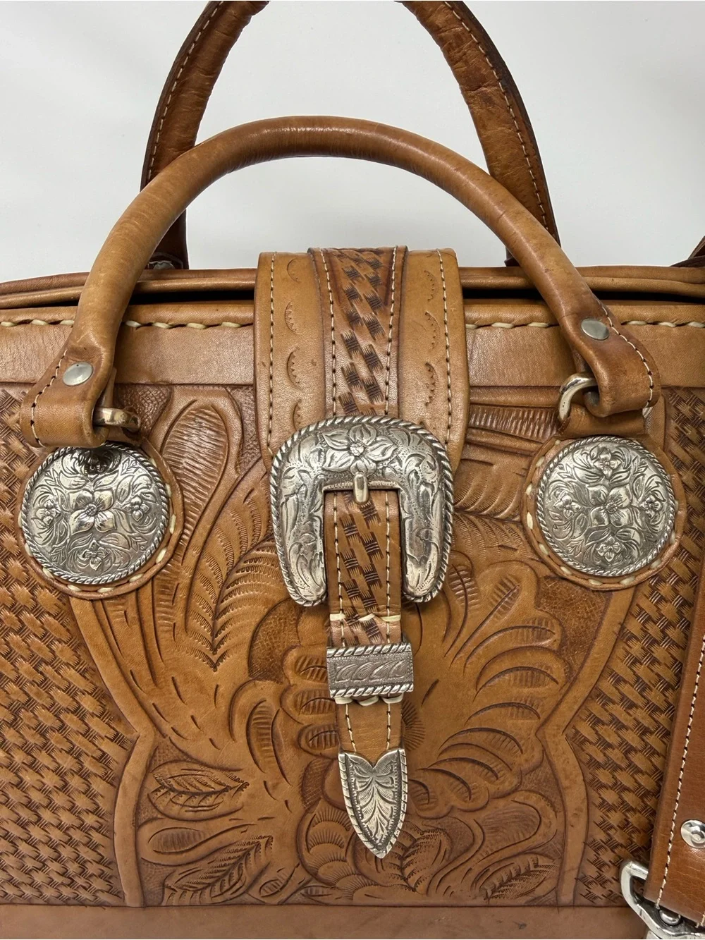 ❣️VINTAGE American West hand-tooled leather satchel
